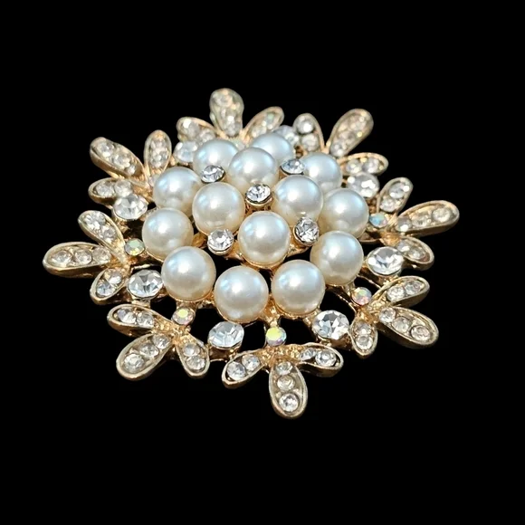 Beautiful round brooch with faux pearls, crystals and Aurora beads. - Picture 3 of 4